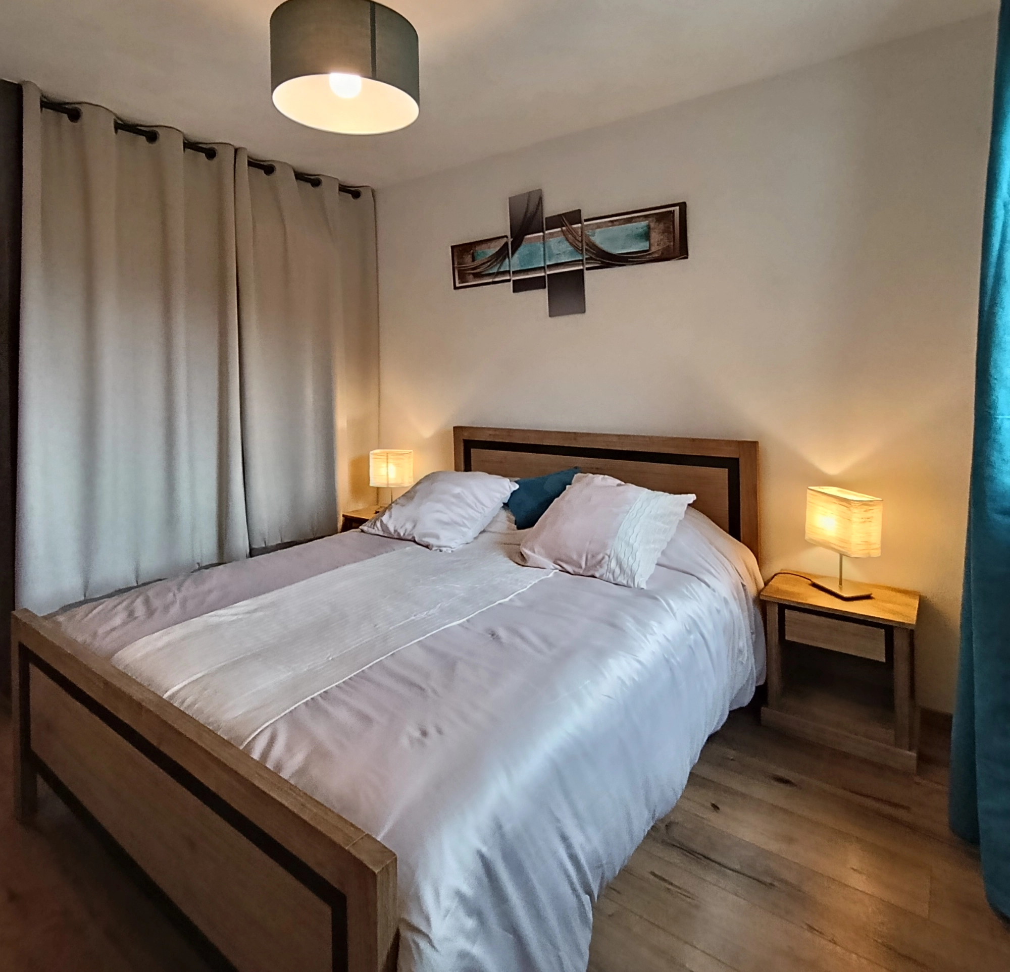 chambre-adulte-location-logement-saisonnier-peyragudes