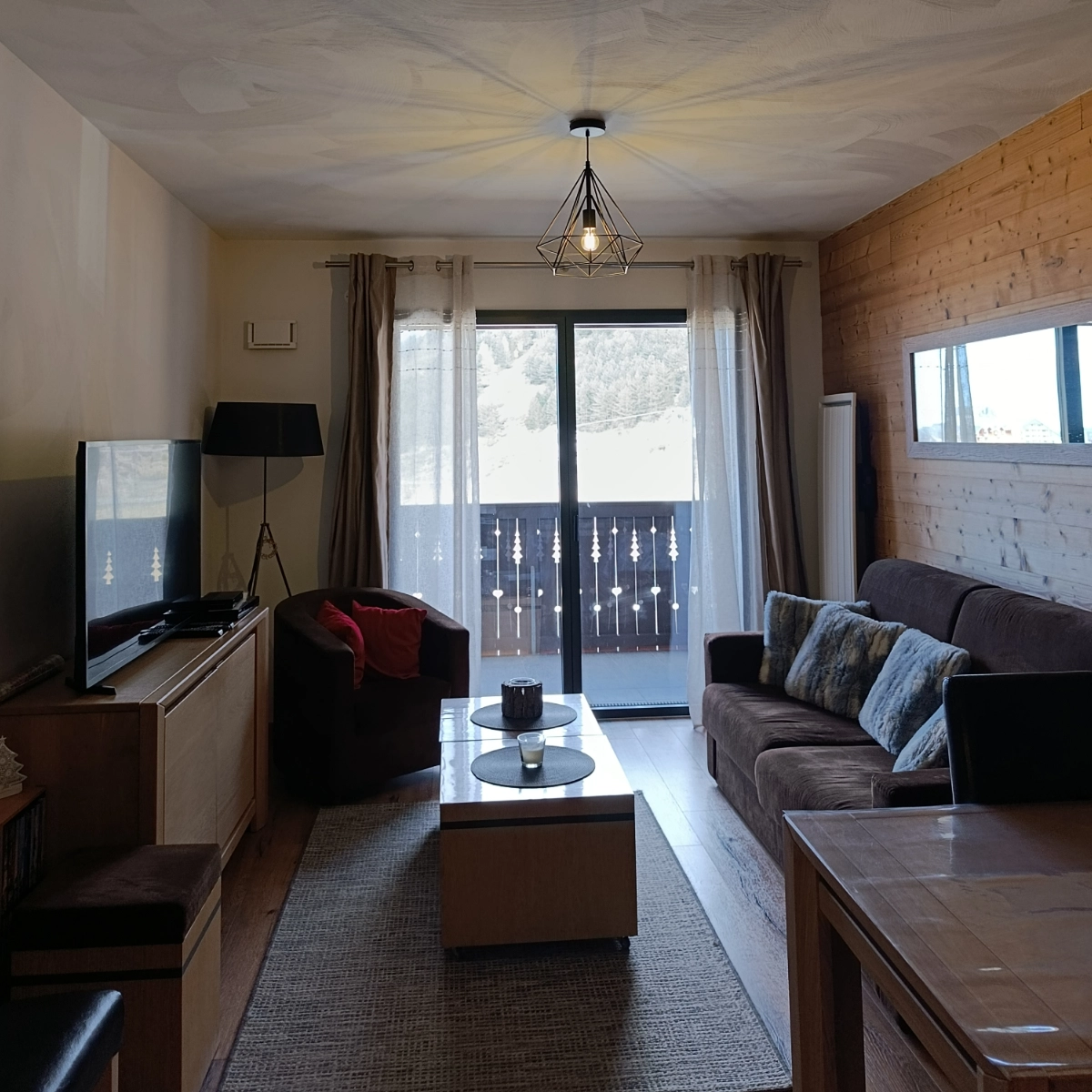 salon-location-peyragudes-montagne.webp